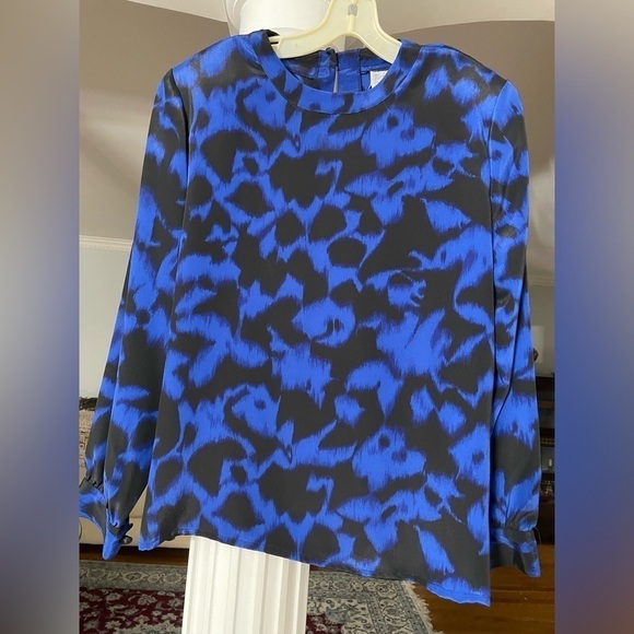 TanFjay Tops - TanFjay women’s Royal blue and black long sleeve button cuffed blouse size 12
